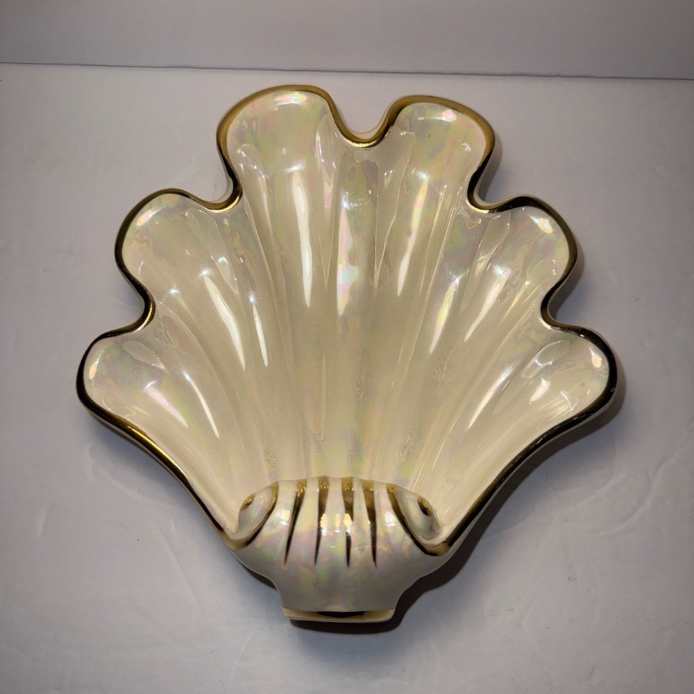 Vintage Lusterware Iridescent Clam Shell Scallop 22K Gold Trim